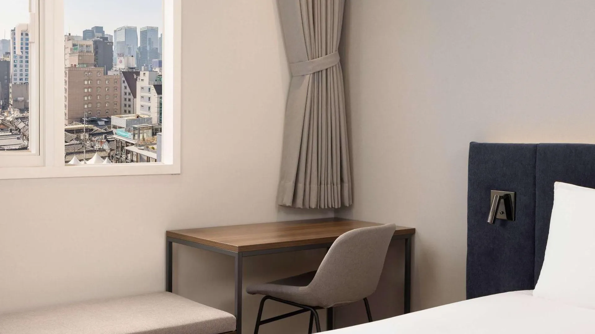 Ibis Ambassador Seoul Insadong Hotel 3*,