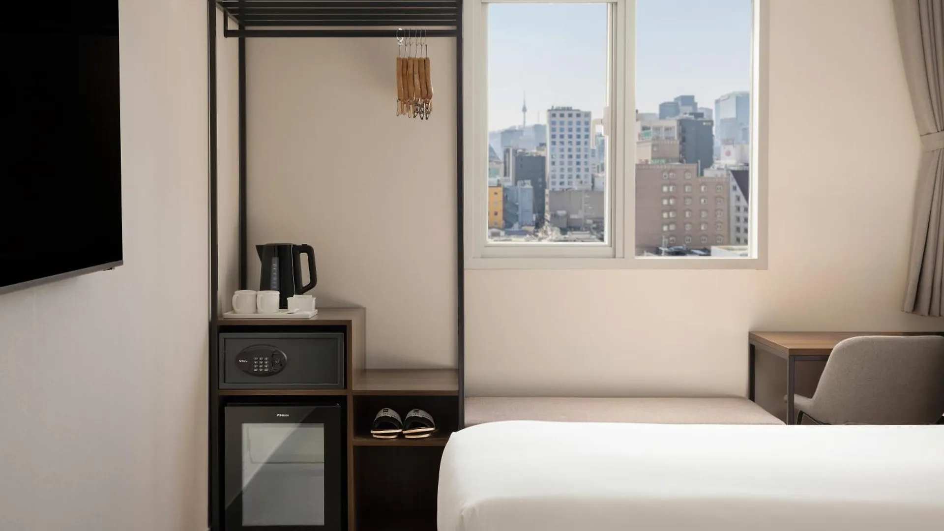 Ibis Ambassador Seoul Insadong Hotel 3*,  South Korea