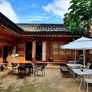 Hébergement de vacances Namhyundang - Hanok Korean Traditional House, Séoul